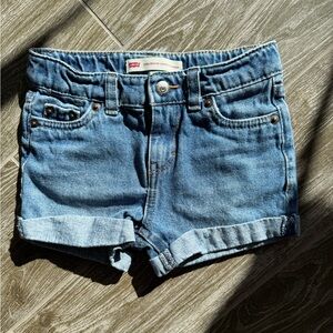 Levi’s Girlfriend Shorty Shorts 4T